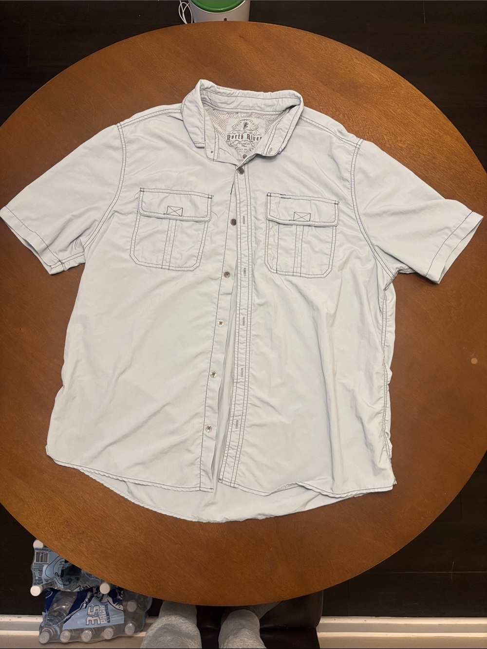Short-Sleeve Casual Button-Down Shirt in Light Blue